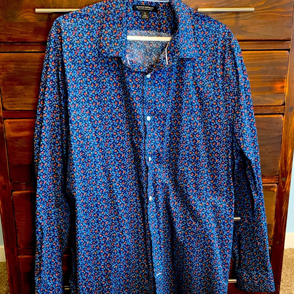 Banana Republic long sleeve button up shirt, floral pattern. Rarely worn.